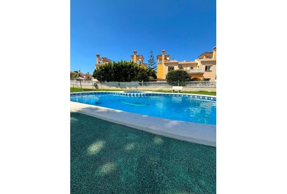 Revente - Villa - Orihuela Costa - Lomas de Cabo Roig