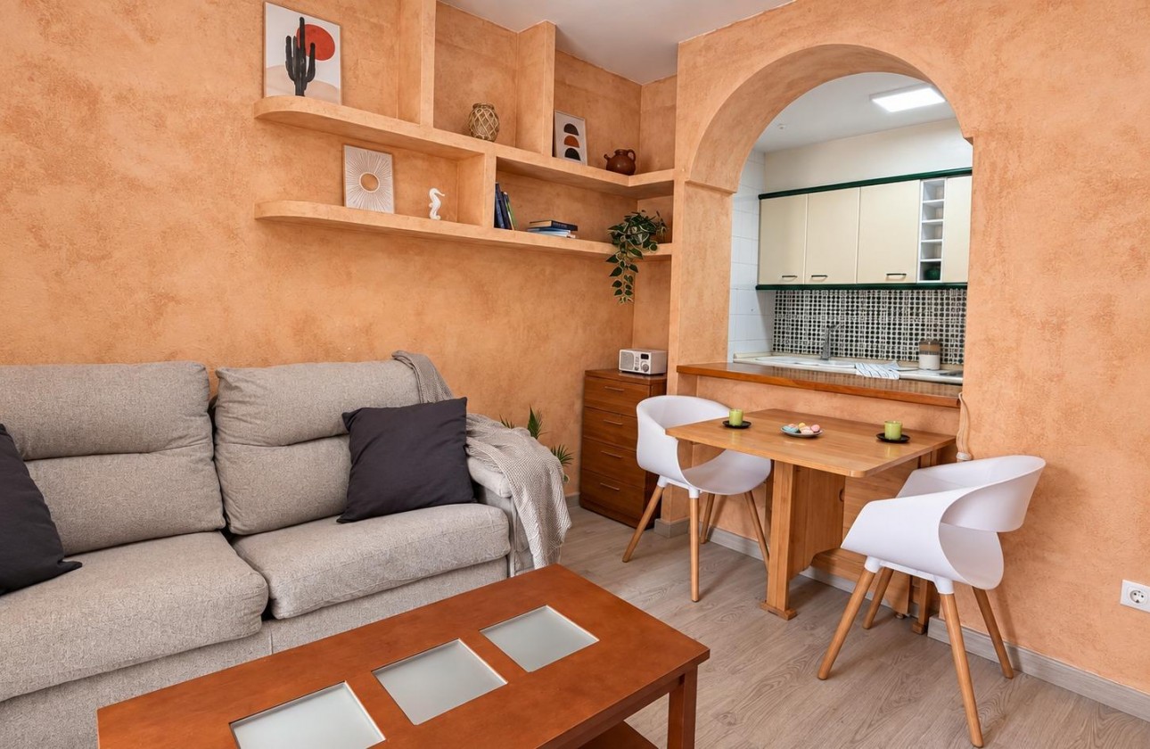 Resale - Apartment / flat - Torrevieja - Playa de los Locos