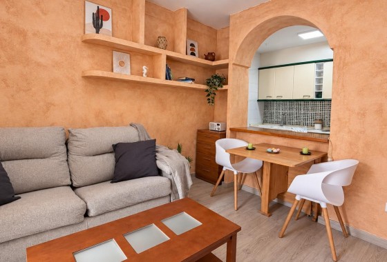 Resale - Apartment / flat - Torrevieja - Playa de los Locos
