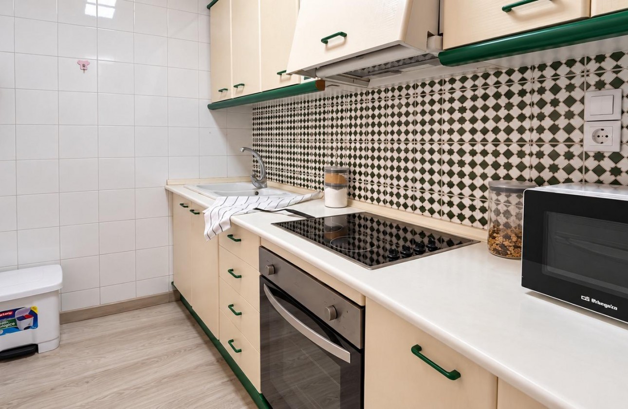 Resale - Apartment / flat - Torrevieja - Playa de los Locos