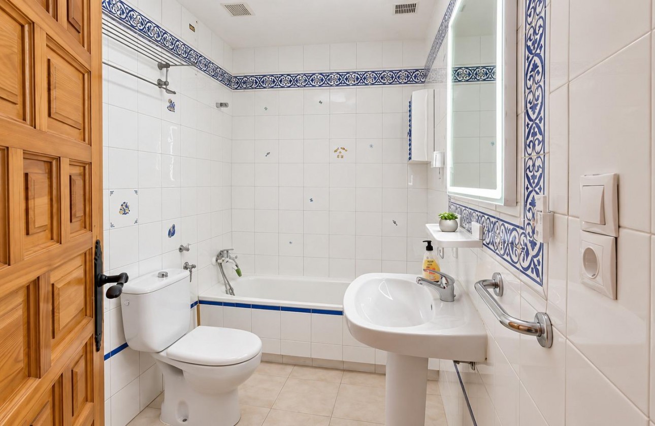 Resale - Apartment / flat - Torrevieja - Playa de los Locos