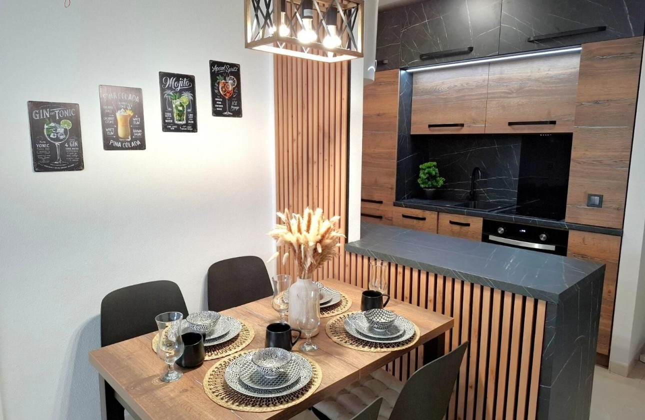 Resale - Apartment / flat - Torrevieja - Estacion de autobuses