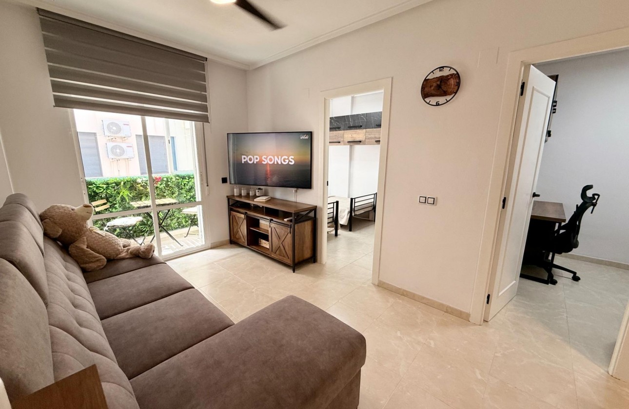 Resale - Apartment / flat - Torrevieja - Estacion de autobuses