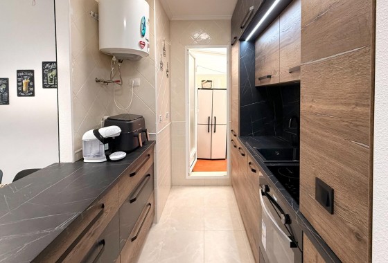 Resale - Apartment / flat - Torrevieja - Estacion de autobuses