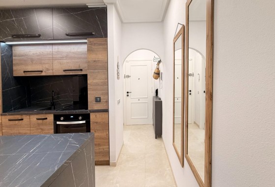 Resale - Apartment / flat - Torrevieja - Estacion de autobuses