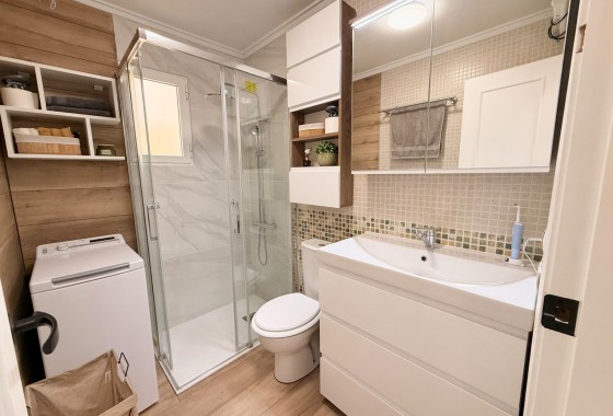 Resale - Apartment / flat - Torrevieja - Estacion de autobuses