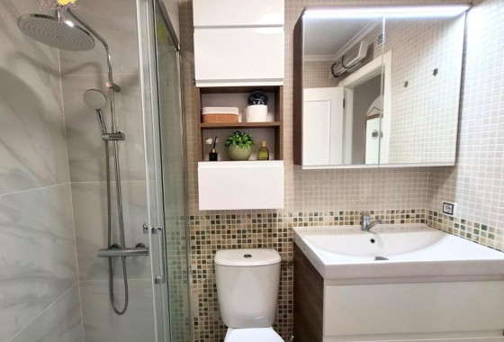 Resale - Apartment / flat - Torrevieja - Estacion de autobuses