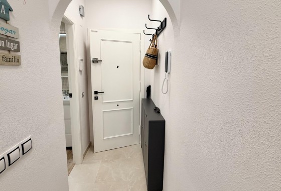 Resale - Apartment / flat - Torrevieja - Estacion de autobuses