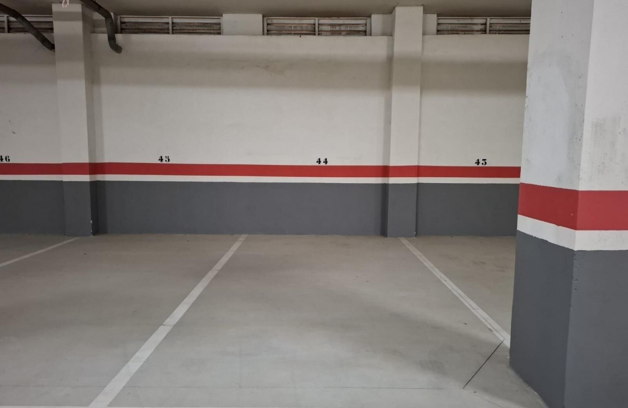 Resale - Apartment / flat - Torrevieja - Estacion de autobuses