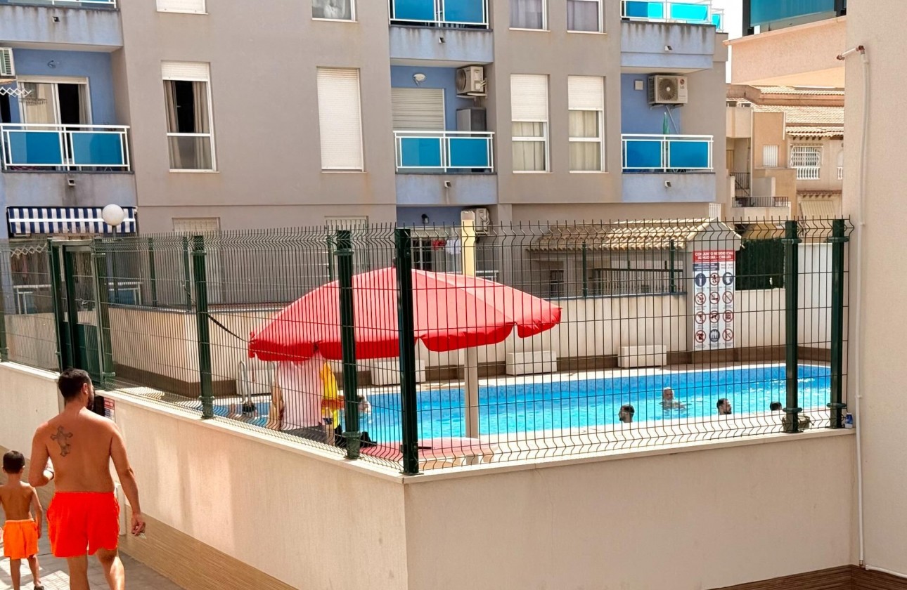 Resale - Apartment / flat - Torrevieja - Estacion de autobuses
