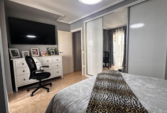 Resale - Apartment / flat - Torrevieja - Costa Blanca
