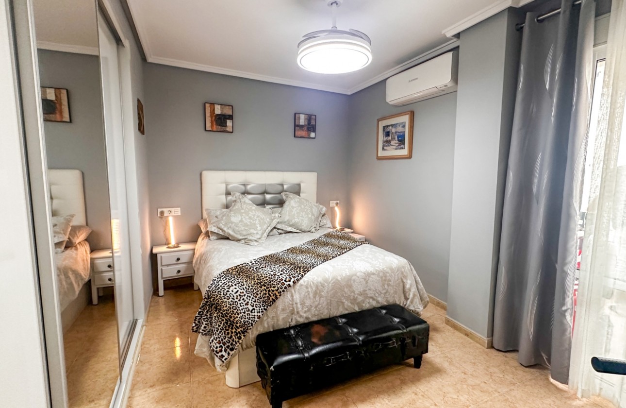 Resale - Apartment / flat - Torrevieja - Costa Blanca