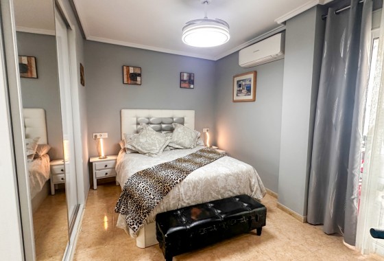 Resale - Apartment / flat - Torrevieja - Costa Blanca