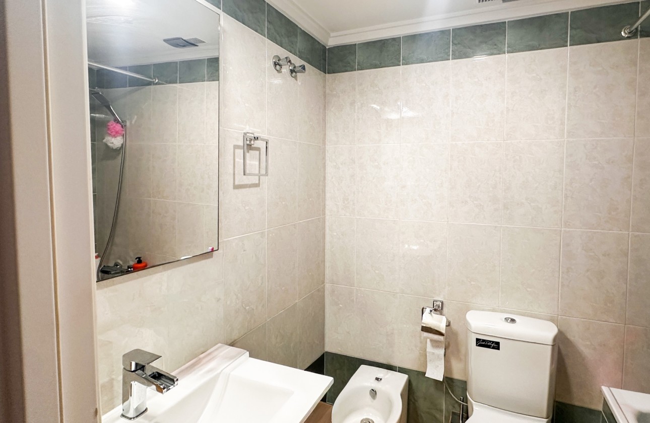Resale - Apartment / flat - Torrevieja - Costa Blanca