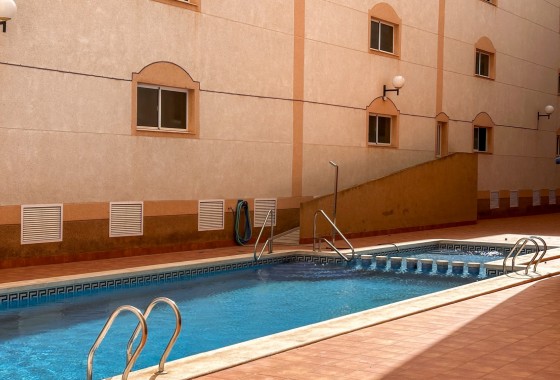 Resale - Apartment / flat - Torrevieja - Costa Blanca