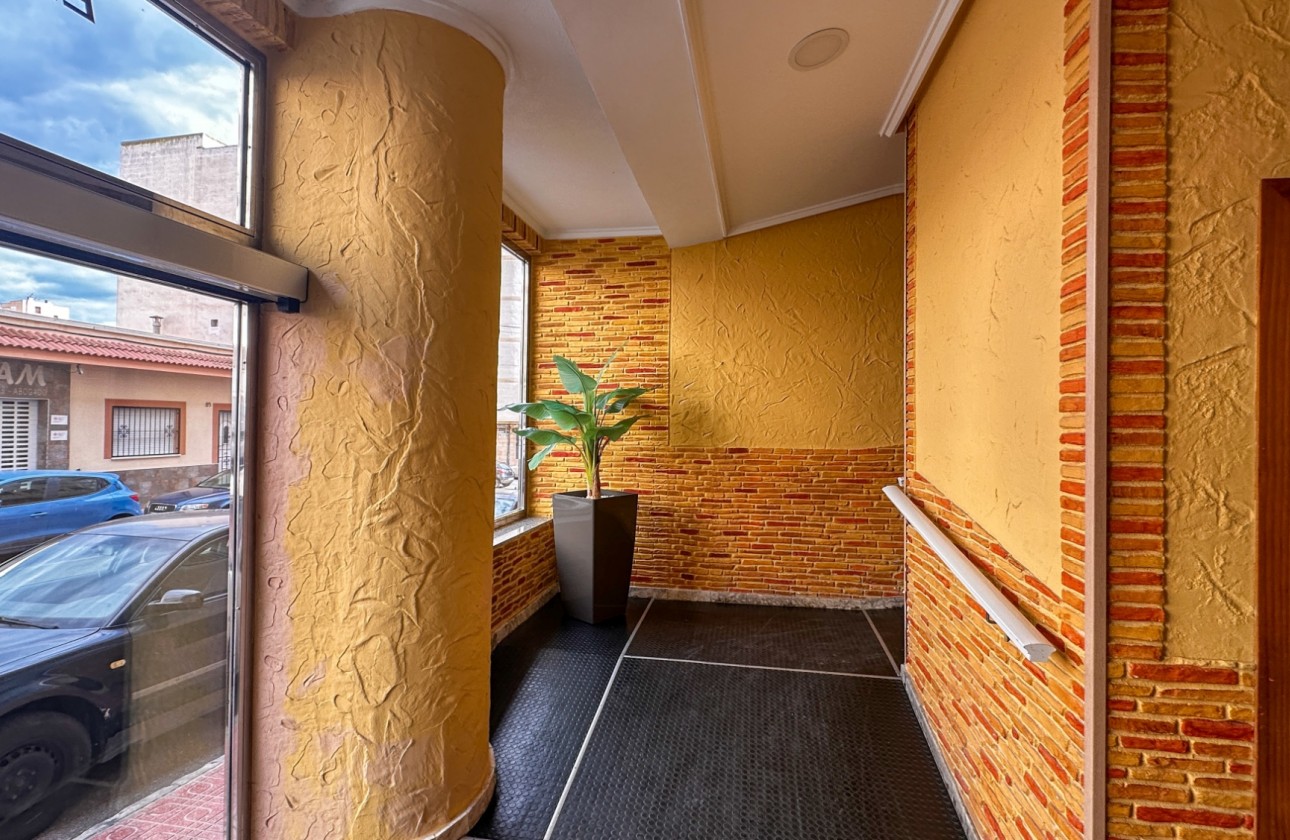 Resale - Apartment / flat - Torrevieja - Costa Blanca
