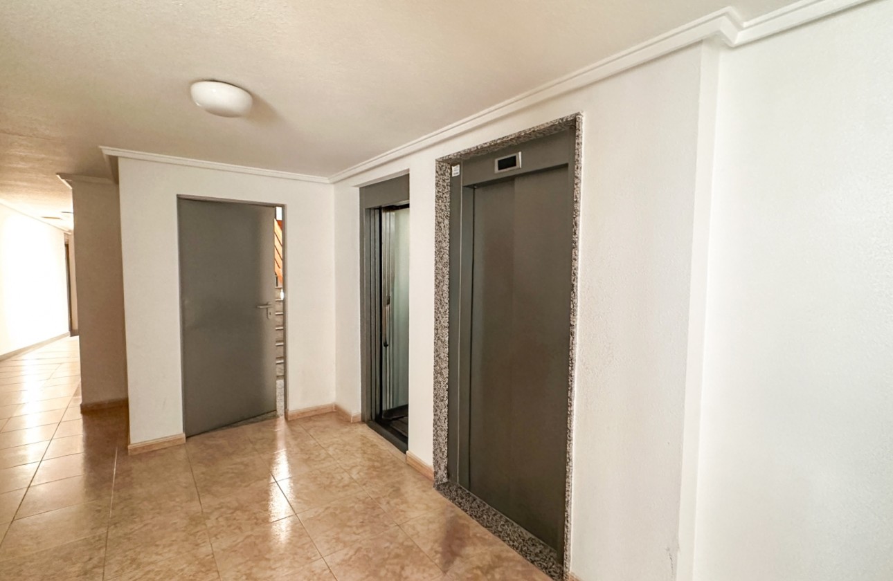Resale - Apartment / flat - Torrevieja - Costa Blanca