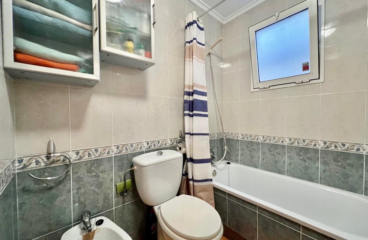 Reventa - Apartamento / piso - Torrevieja - PARQUE DE LAS NACIONES