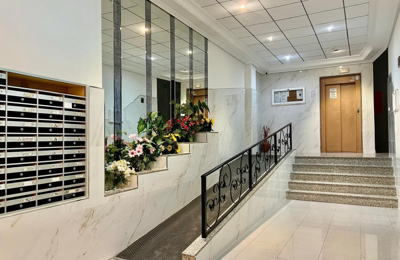 Reventa - Apartamento / piso - Torrevieja - PARQUE DE LAS NACIONES