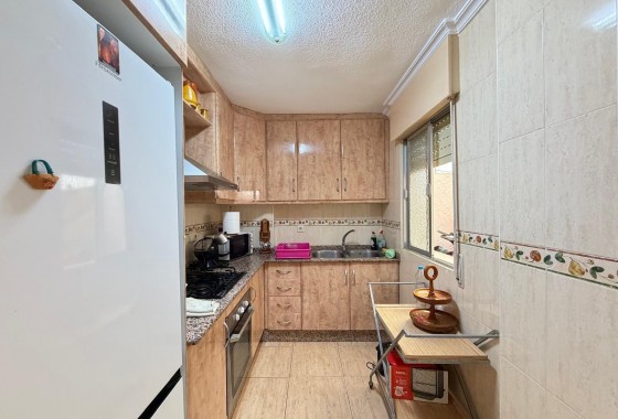 Resale - Apartment / flat - Torrevieja - Las Piscinas Naturales