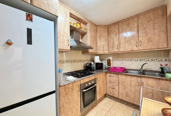 Resale - Apartment / flat - Torrevieja - Las Piscinas Naturales