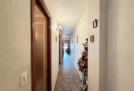 Resale - Apartment / flat - Torrevieja - Las Piscinas Naturales