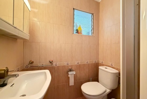 Resale - Apartment / flat - Torrevieja - Las Piscinas Naturales