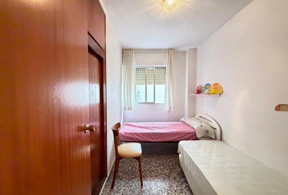 Resale - Apartment / flat - Torrevieja - Las Piscinas Naturales