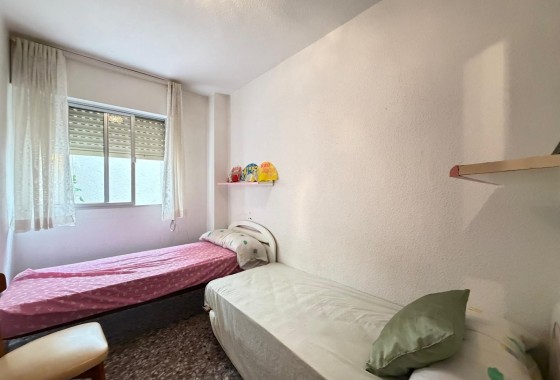 Resale - Apartment / flat - Torrevieja - Las Piscinas Naturales