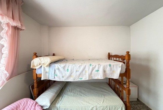 Resale - Apartment / flat - Torrevieja - Las Piscinas Naturales