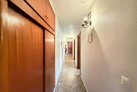 Resale - Apartment / flat - Torrevieja - Las Piscinas Naturales
