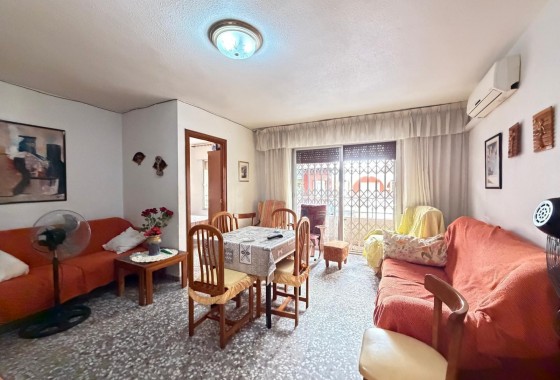 Resale - Apartment / flat - Torrevieja - Las Piscinas Naturales
