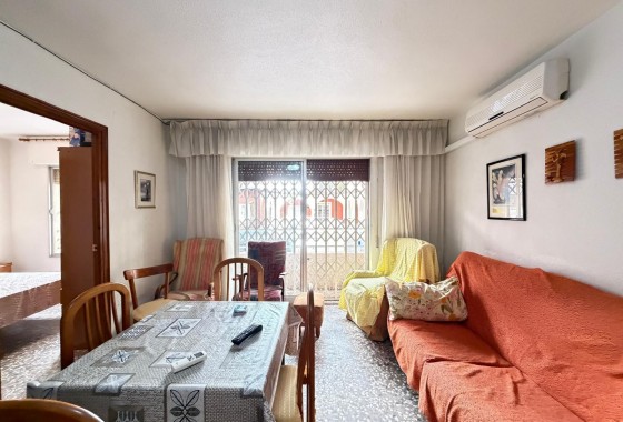 Resale - Apartment / flat - Torrevieja - Las Piscinas Naturales