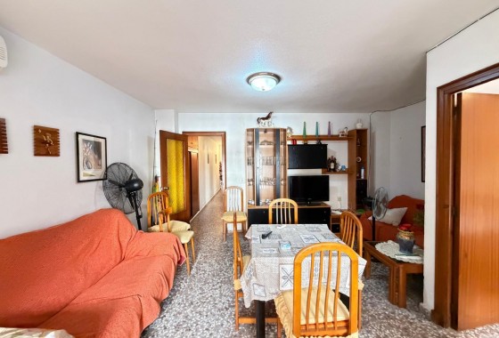 Resale - Apartment / flat - Torrevieja - Las Piscinas Naturales