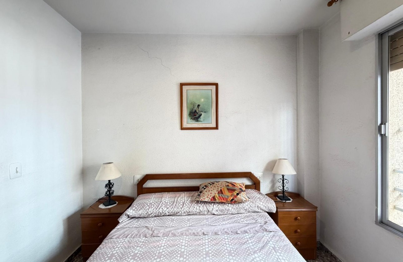 Resale - Apartment / flat - Torrevieja - Las Piscinas Naturales