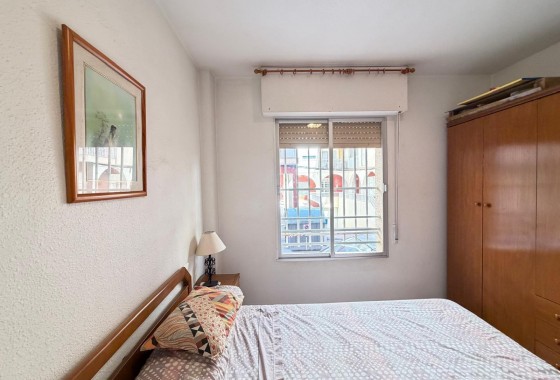 Resale - Apartment / flat - Torrevieja - Las Piscinas Naturales