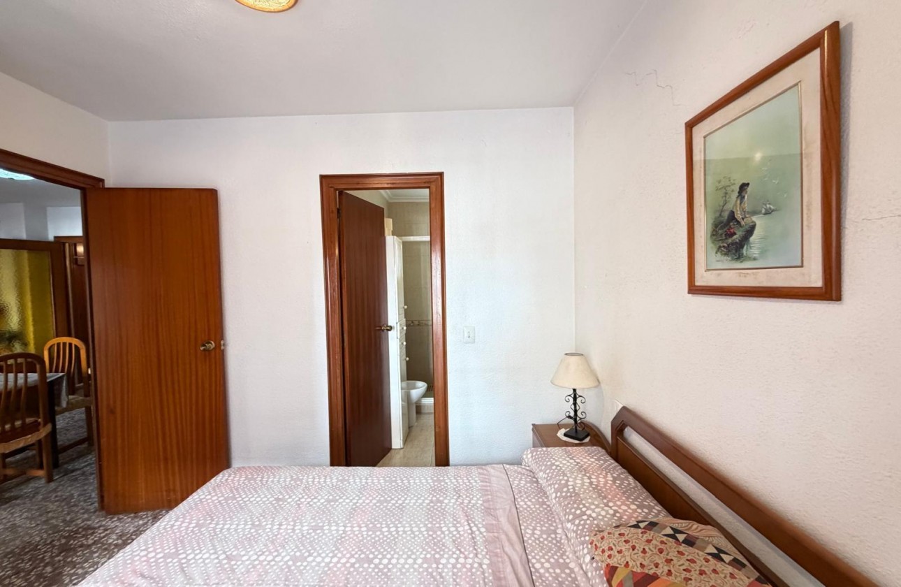 Resale - Apartment / flat - Torrevieja - Las Piscinas Naturales