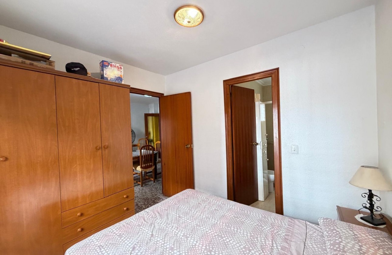 Resale - Apartment / flat - Torrevieja - Las Piscinas Naturales