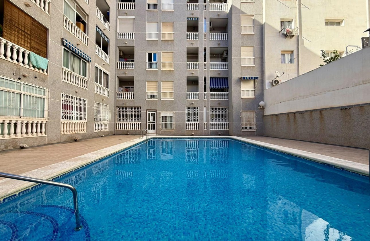 Resale - Apartment / flat - Torrevieja - Playa de los Locos