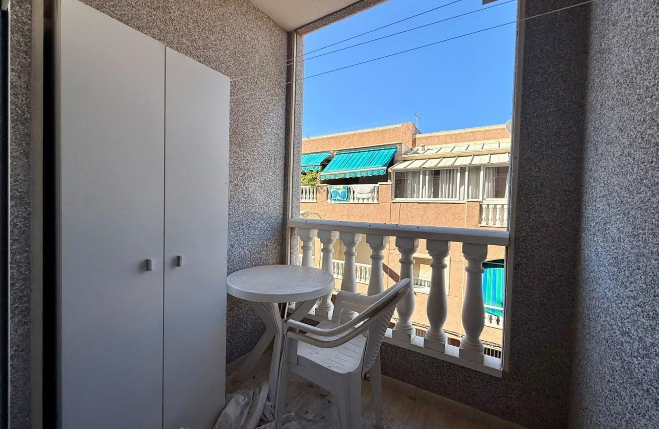 Resale - Apartment / flat - Torrevieja - Playa de los Locos