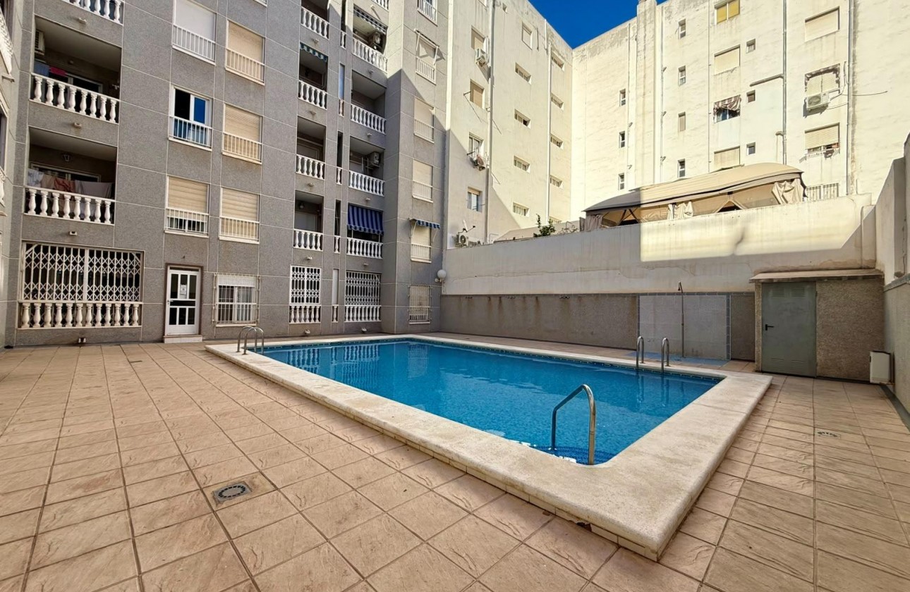 Resale - Apartment / flat - Torrevieja - Playa de los Locos
