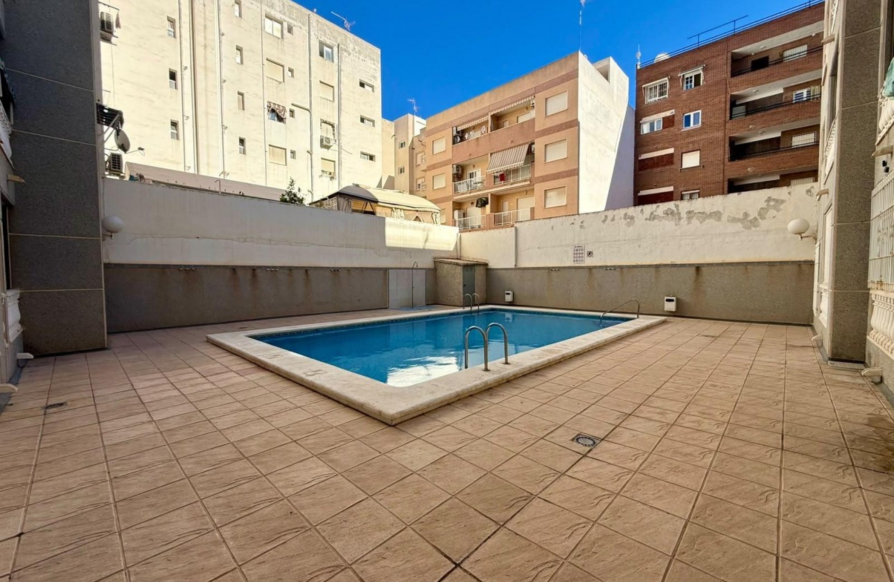 Resale - Apartment / flat - Torrevieja - Playa de los Locos