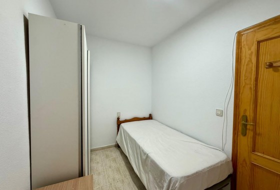 Resale - Apartment / flat - Torrevieja - Playa de los Locos