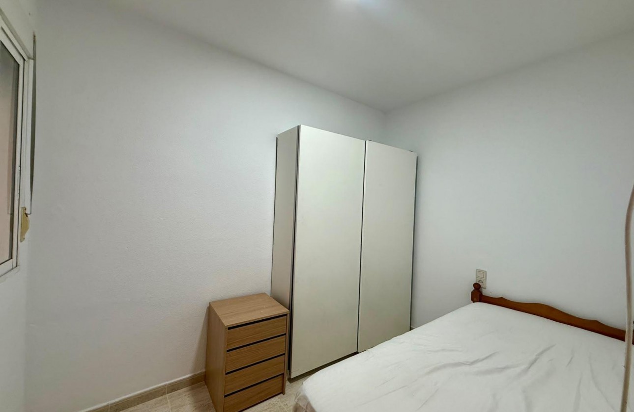 Resale - Apartment / flat - Torrevieja - Playa de los Locos