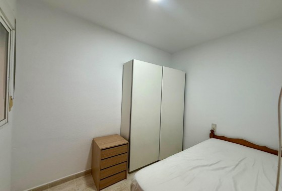 Resale - Apartment / flat - Torrevieja - Playa de los Locos