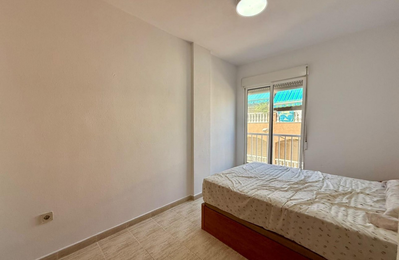 Resale - Apartment / flat - Torrevieja - Playa de los Locos