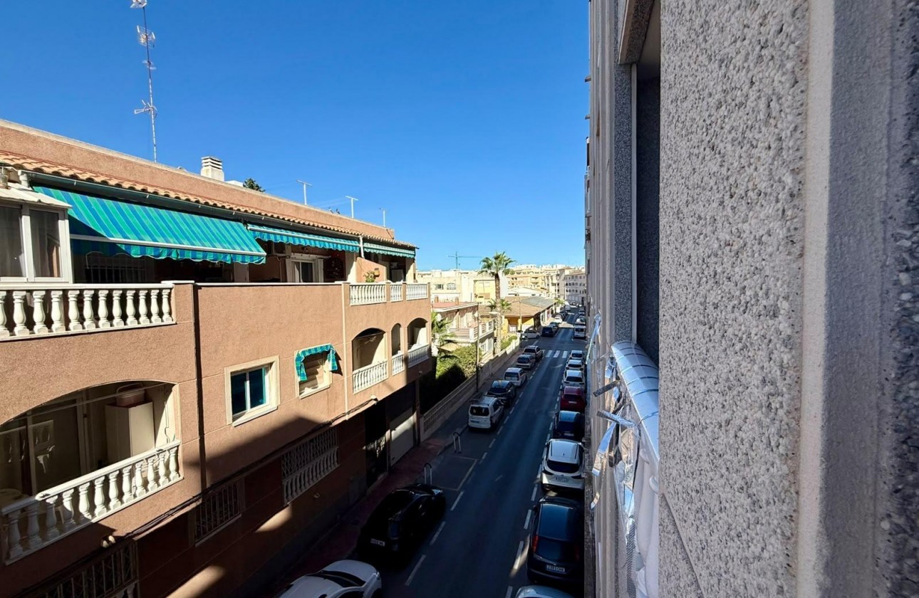 Resale - Apartment / flat - Torrevieja - Playa de los Locos