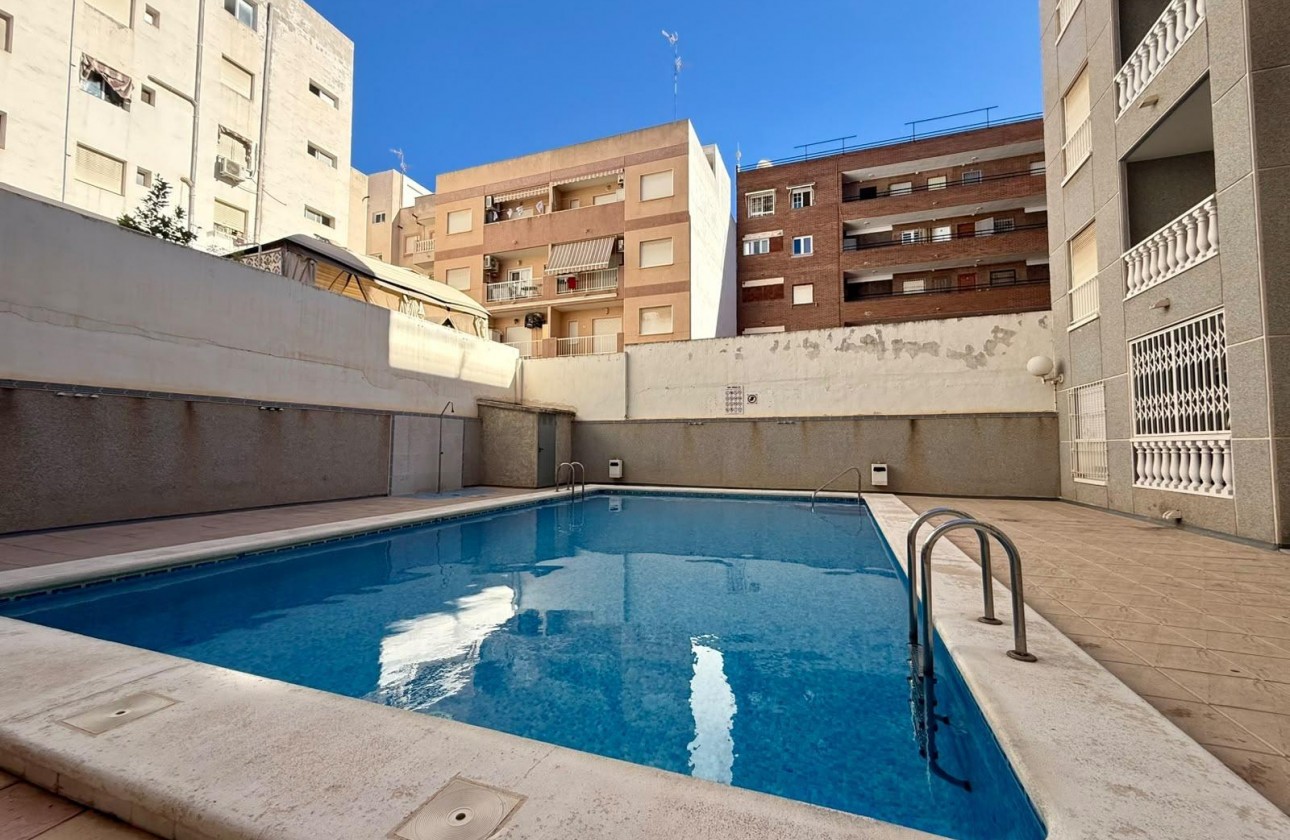 Resale - Apartment / flat - Torrevieja - Playa de los Locos