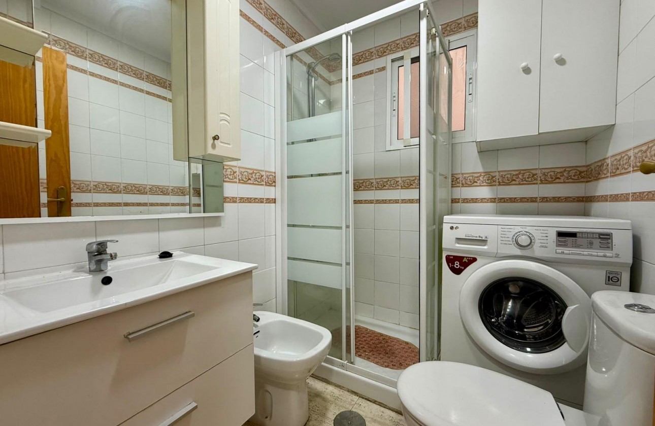 Resale - Apartment / flat - Torrevieja - Playa de los Locos