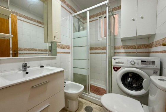Resale - Apartment / flat - Torrevieja - Playa de los Locos